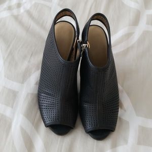 Black ann taylor heels